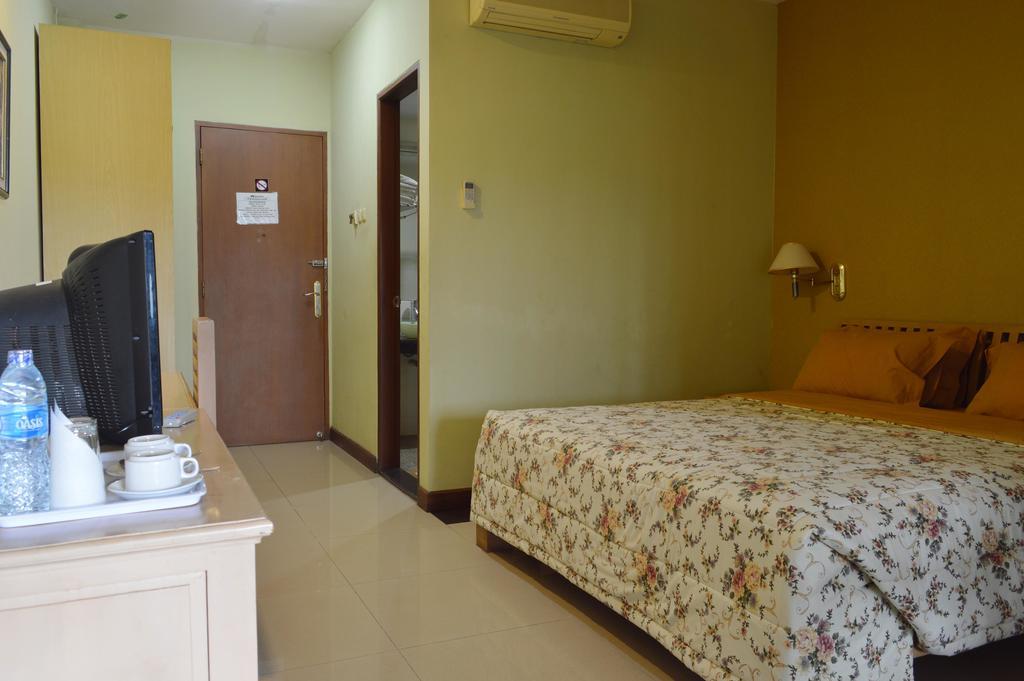 Green Wattana Hotel Sentul Bogor Exteriör bild